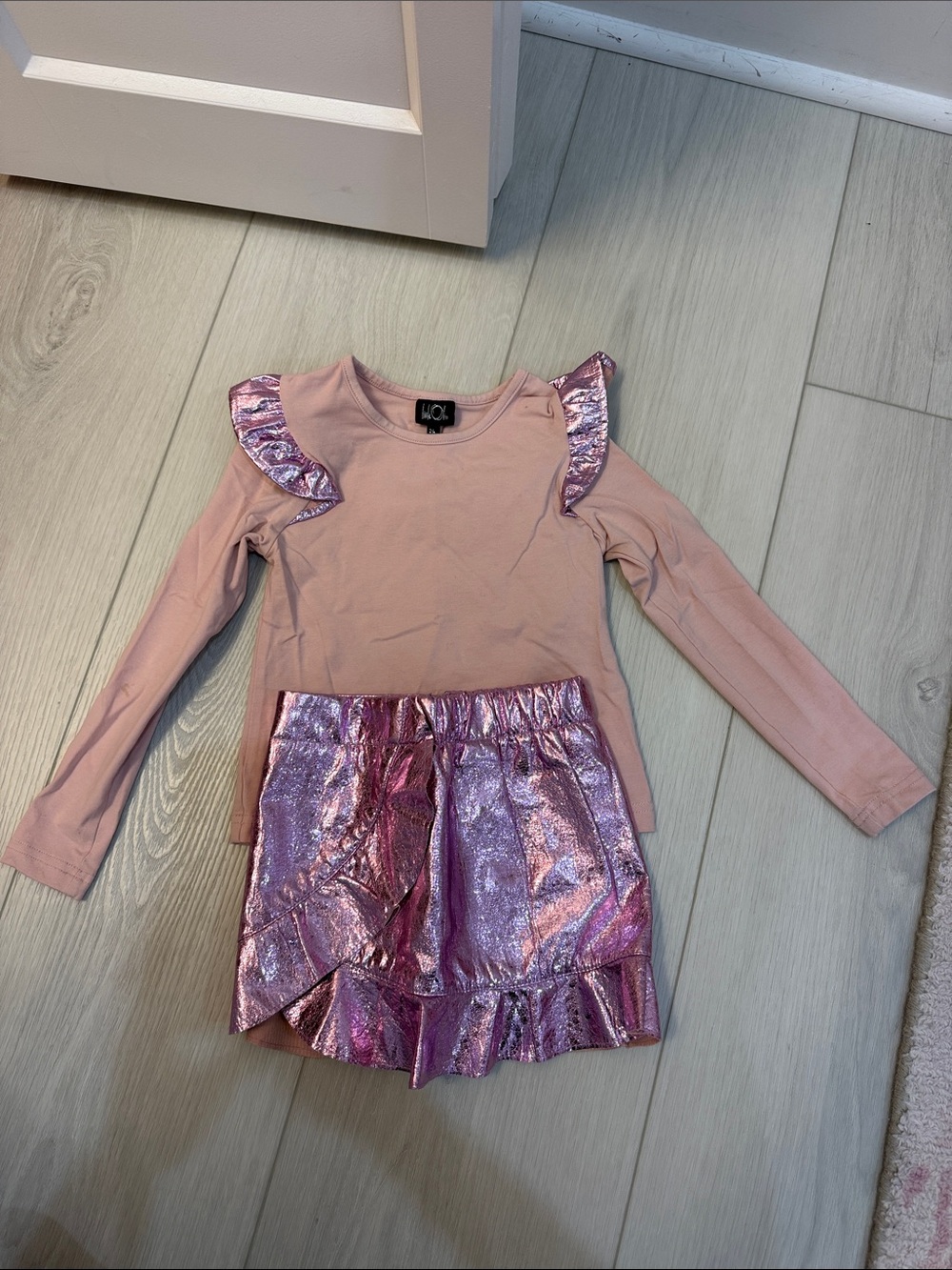 Girls Pink Metallic Skirt & Ruffle Long-Sleeve Top - 2-Piece Dance Set